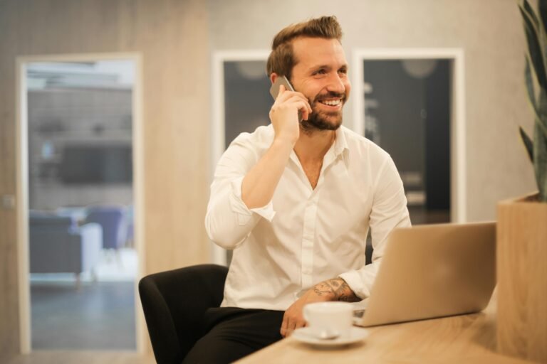 Side Hustle to Full-Time: 7 Smart, Proven Steps to Quit