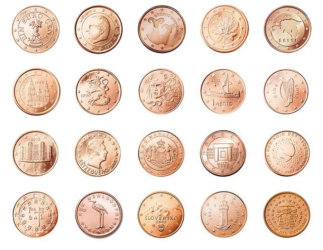 Grid of coins in rows, a picture of the rungs in a cd ladder