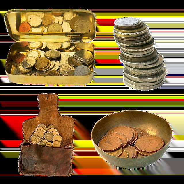 Handful of coins and a wallet, savings in a traditional vs Roth 401(k)