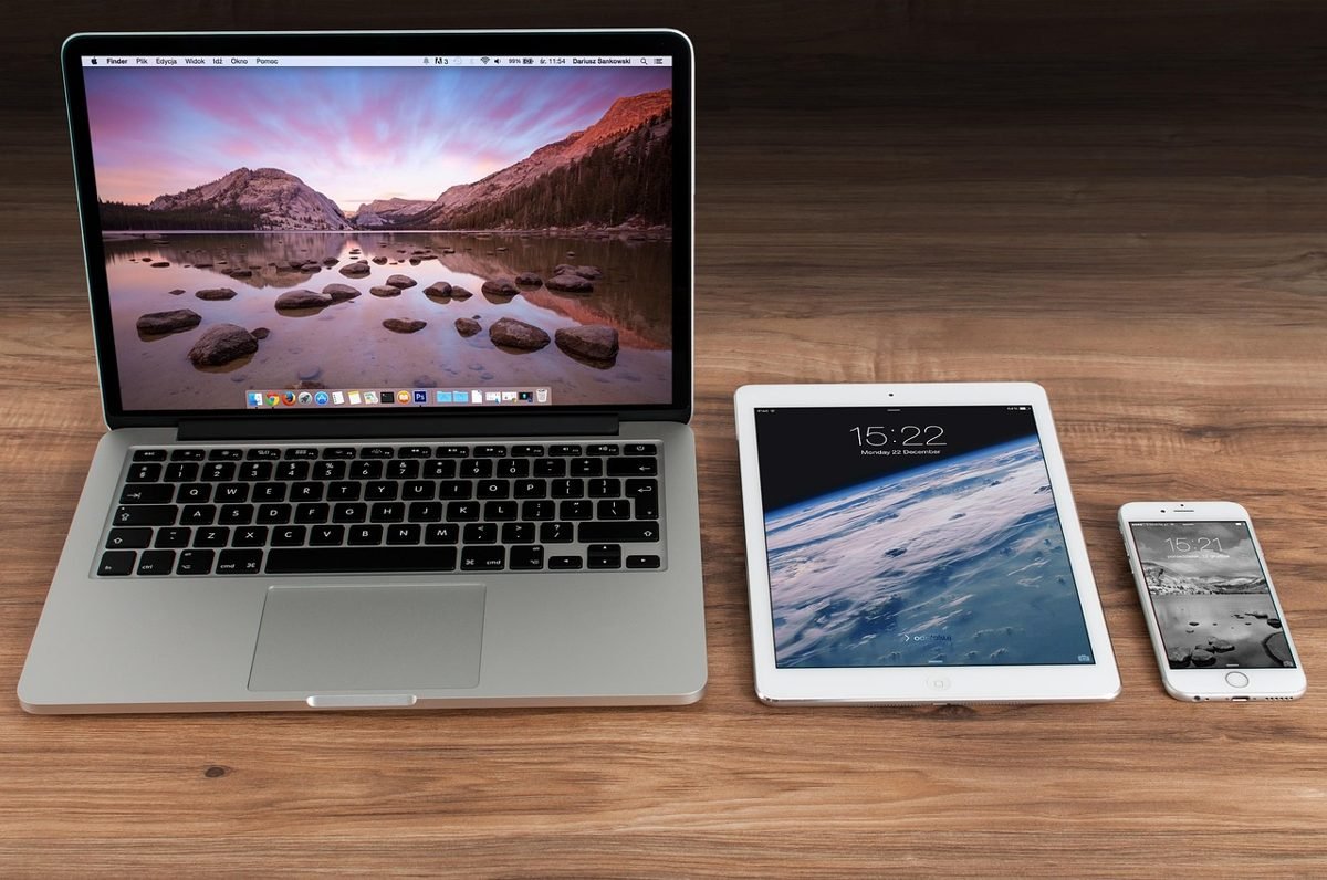 Laptop on a desk for filling in a W-9 before a 1099 form
