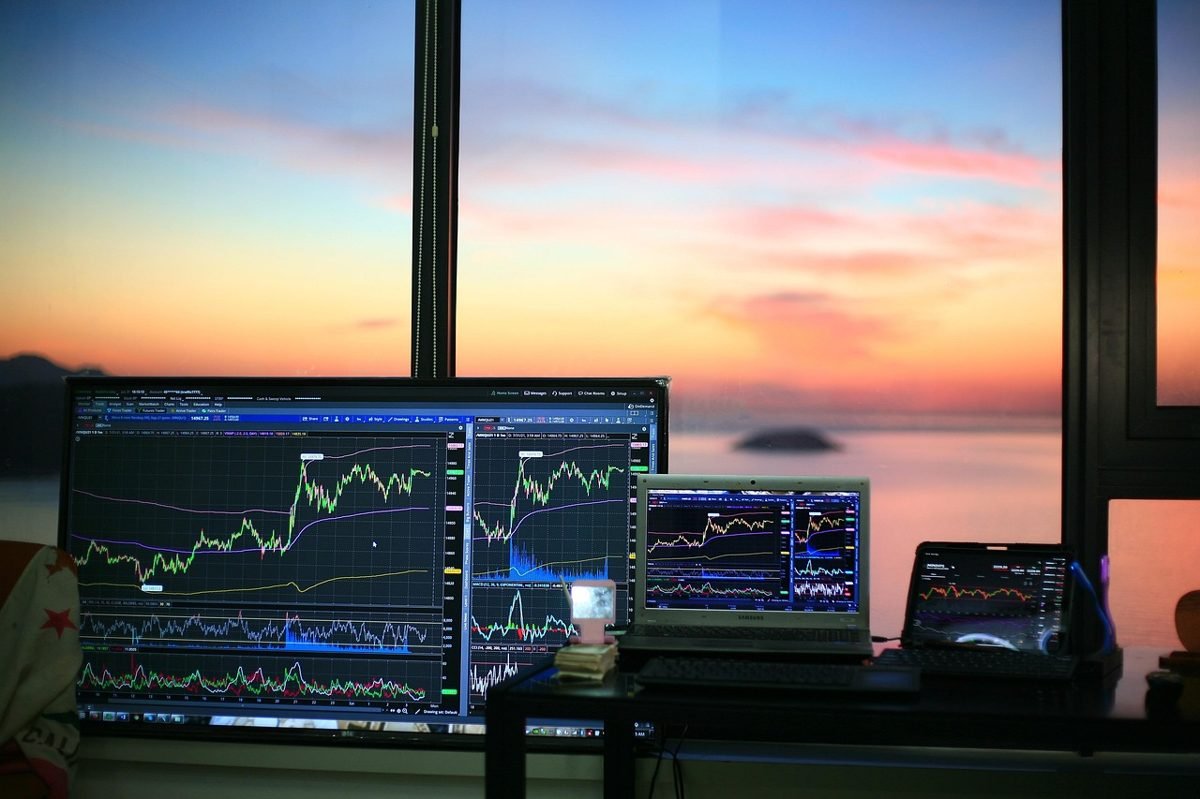 Trading screens for a beginner investing with $100
