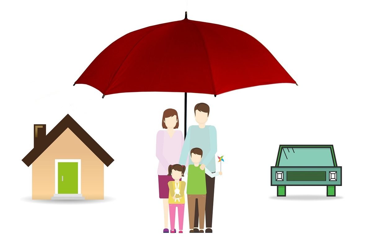 Illustration of an umbrella protecting a home, family and car: how much car insurance do you need
